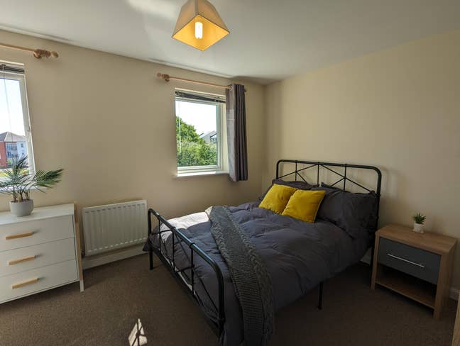 Large Double Short Walk From Cribbs Causeway Main Photo