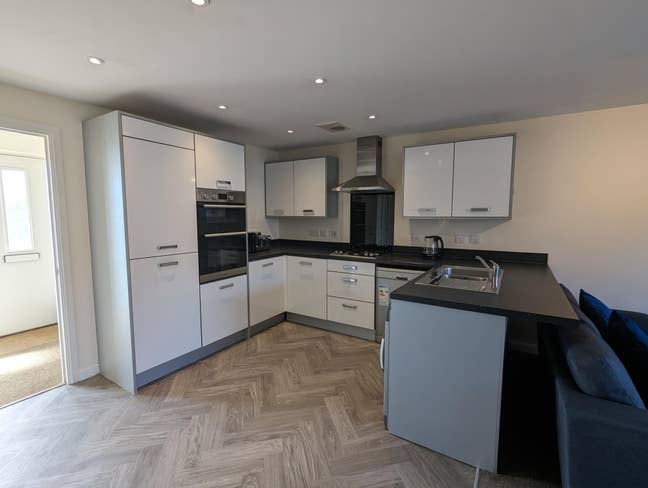  *&pound;100 off* Double Room available NOW near Cribbs Main Photo
