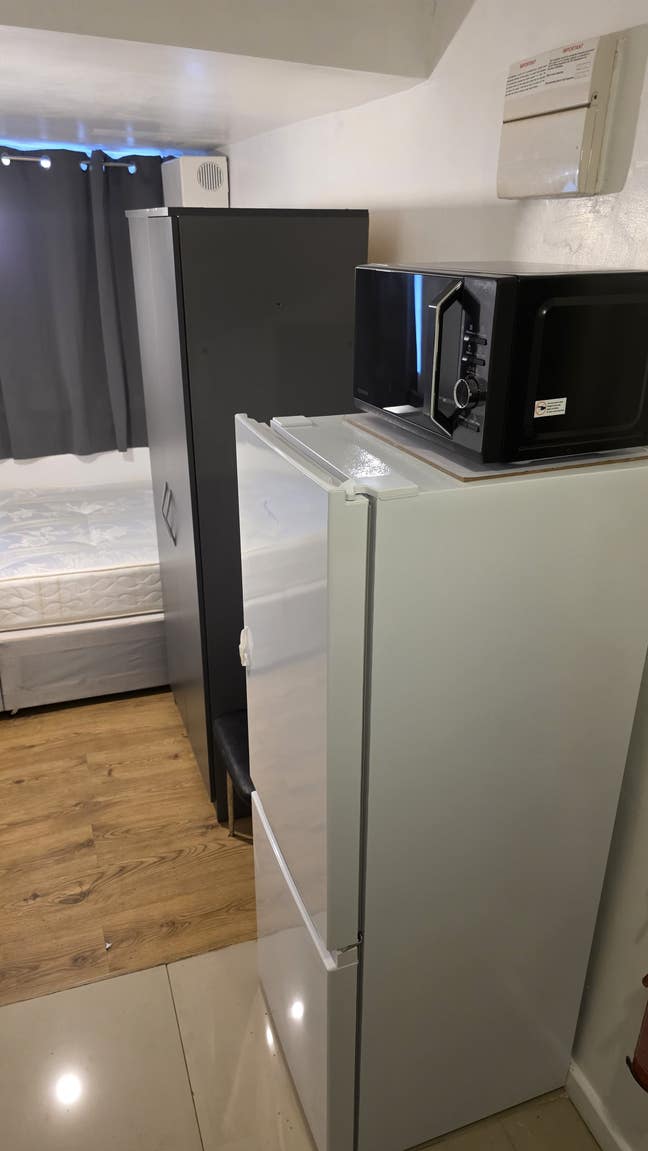 Bedsit Room - Own Bathroom Toilet  Kitchen Main Photo