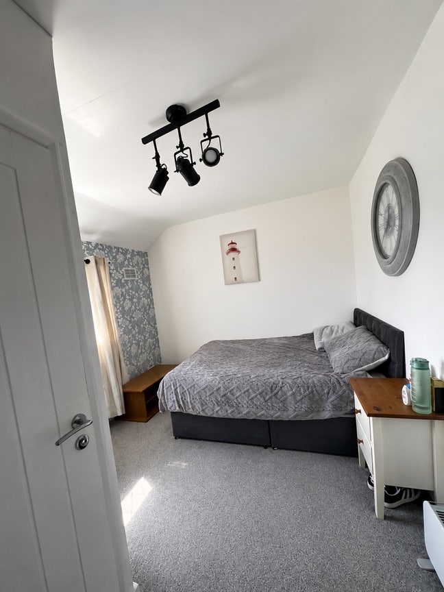 Spacious En-Suite Room-All Bills Included- Main Photo