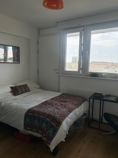 Bright & Spacious Room in 2 Bed Maisonette E9 Flat Main Photo