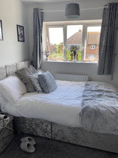 Room to let in Family home  Main Photo