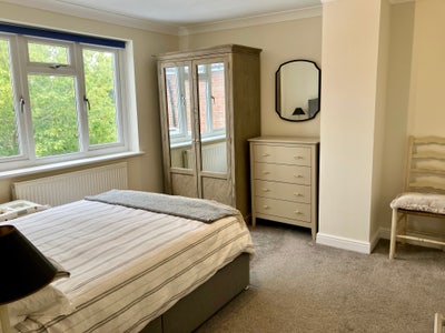 Quiet Double Room, Bathroom + Pvt Study / Tv Den Main Photo