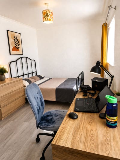 Large Double Rooms | 3-Person House Share Main Photo