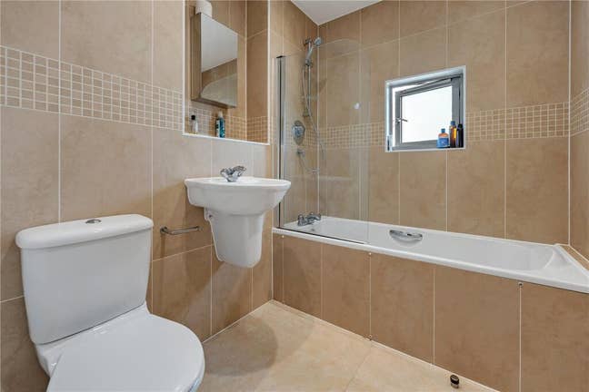 Large Double Room En Suite Bristol &pound;800PCM Main Photo