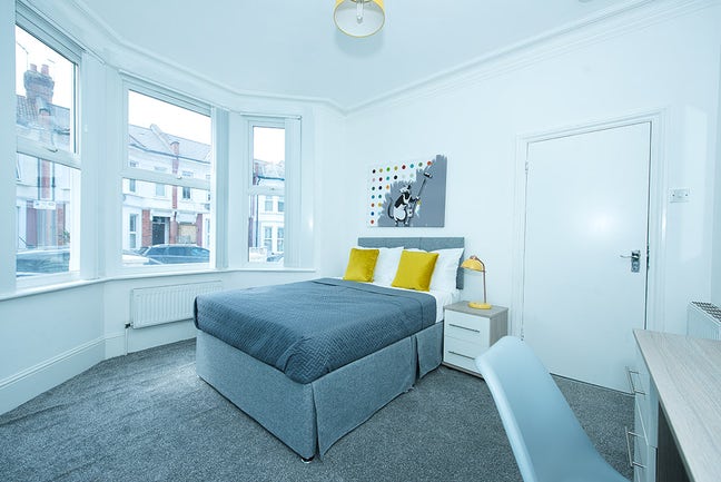 Furnished Double room | Professional House London Main Photo