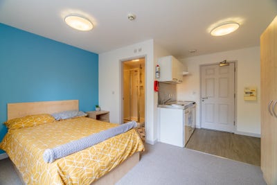 Studio Room Available from October!!!! Main Photo
