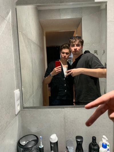 2 Males Looking for flatshare Main Photo