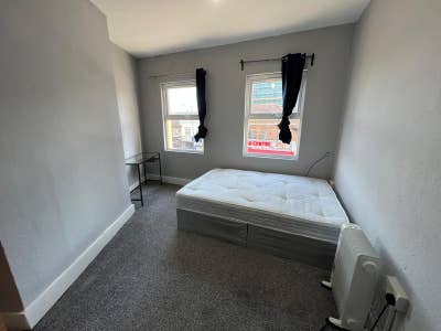 🌟 2 Rooms Available | Edgware HA8 | &pound;650 Each Main Photo