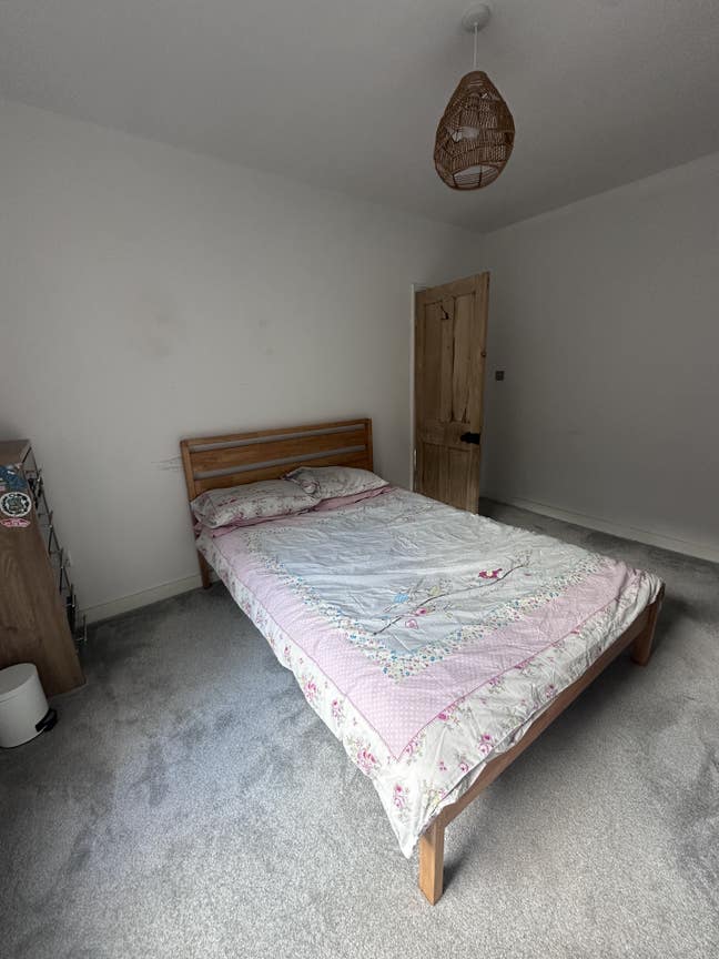 Beautiful, Modern Double Room – Monday to Friday / Main Photo