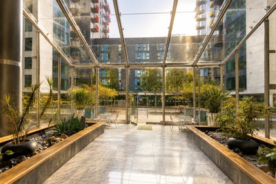 ⭐ Modern 1 Bed Flat | 5 Min to South Quay DLR Main Photo