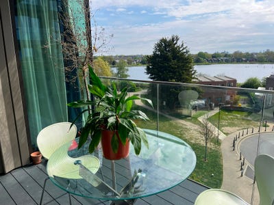 Room available in waterside appartment Main Photo