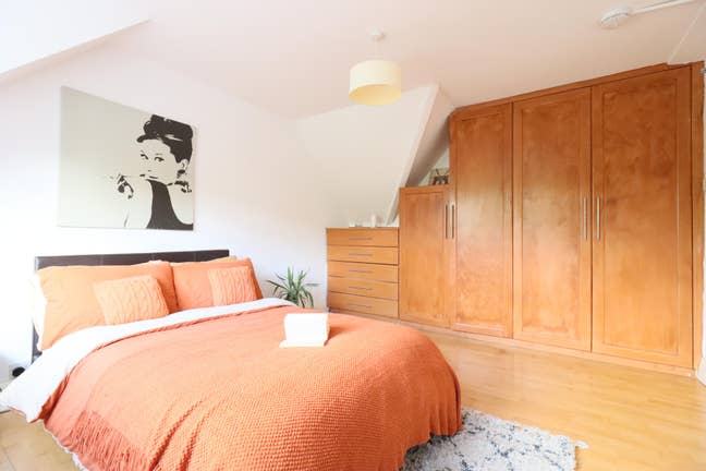 Large Room, Huge House 37 Mins to London Bridge Main Photo