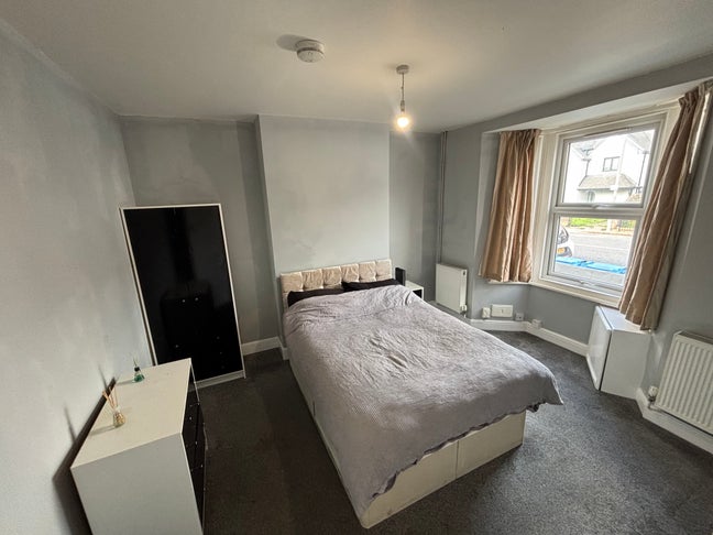  Nice room, all bills Included,wifi,  Main Photo