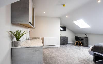 🤩  Kitchenette En-Suite Room (170Cr) Main Photo