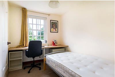 Two Double Rooms in Spacious Georgian Home Main Photo