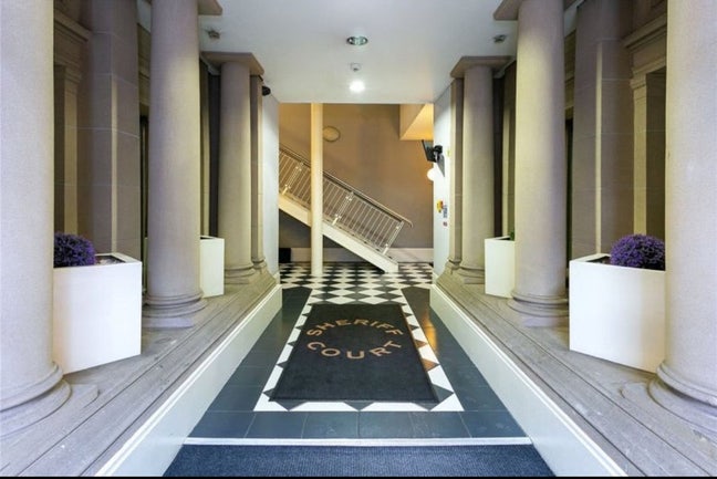 Double room in iconic Merchant City Building Main Photo