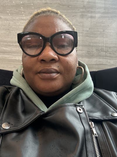 Professional Female seeks a double room Main Photo
