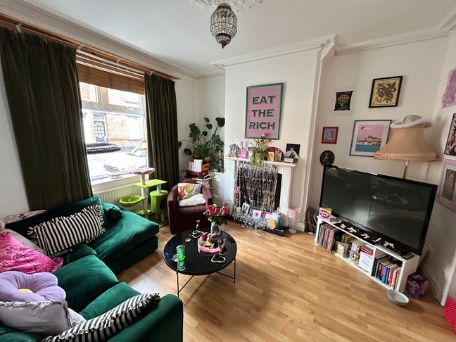 Double Bedroom Warrington Town Centre  Main Photo