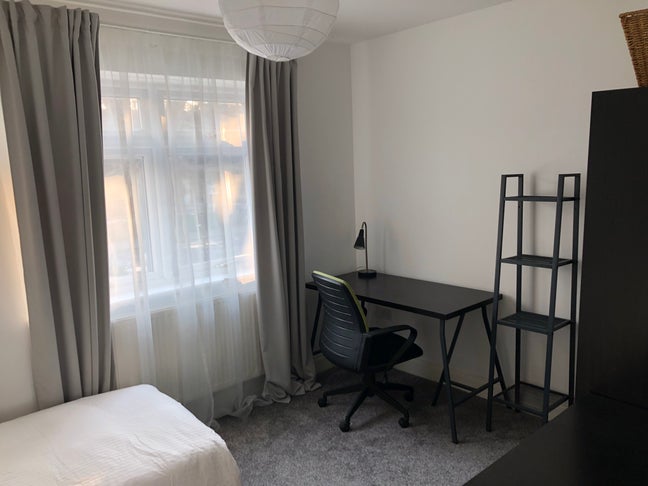 Single room in Greenwich - available 15th of Sept Main Photo