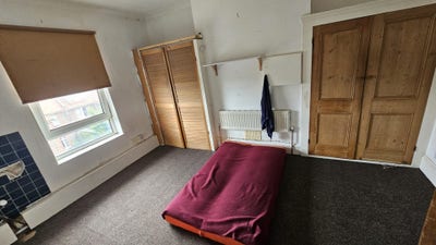 Room Available - well suited for NHS workers Main Photo