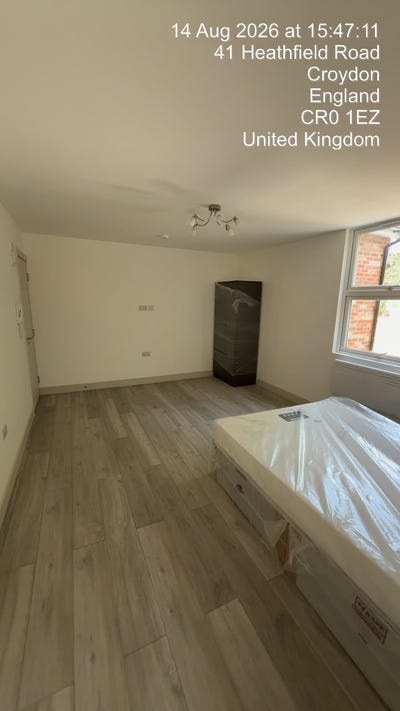 Spacious Double En-Suite Rooms Available Main Photo