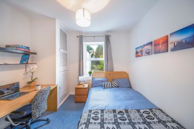 ✨Beautiful Rooms in Five Ways Coming up Available✨ Main Photo