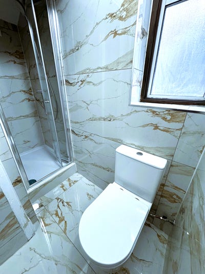 2 Bed Flat with Garden &pound;1800 Pcm East Ham Main Photo