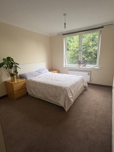 Fabulous Furnished 2-Bedroom Flat with Additional  Main Photo