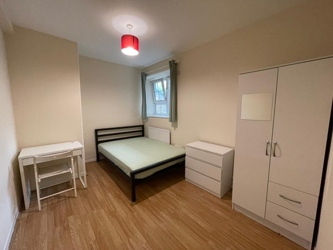 Prime Location-Nice DBL Room-Whitechapel/Aldgate E Main Photo