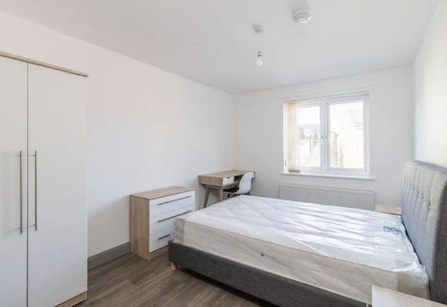 *Flatshare close to University: Utility Bills at &pound; Main Photo