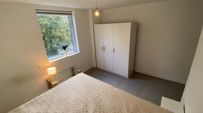🌕 ROOM in modern 2 bed - couples welcome ! Main Photo
