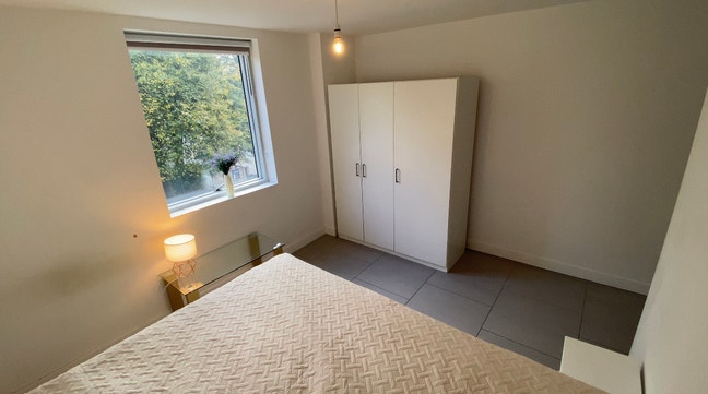 🌕 ROOM in modern 2 bed - couples welcome ! Main Photo