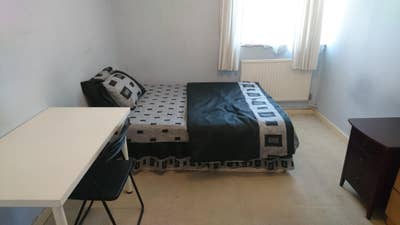 1 min to Shadwell 🚂 - Lovely DBL Room- Bills Incl Main Photo