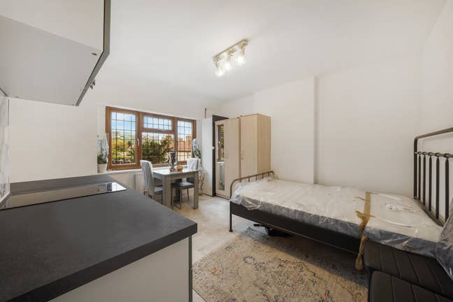 Studio All Bills Included NW2 Dollis Hill Main Photo