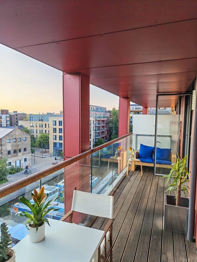 One Bed Flat Overlooking Regents Canal  Main Photo