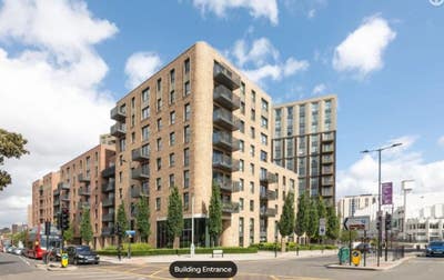 Modern 2 Bed 2 Bath Flat in heart of Wembley Park Main Photo