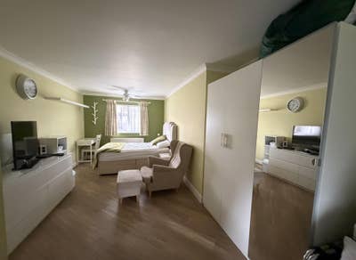 Large double en-suite walking distance to station Main Photo