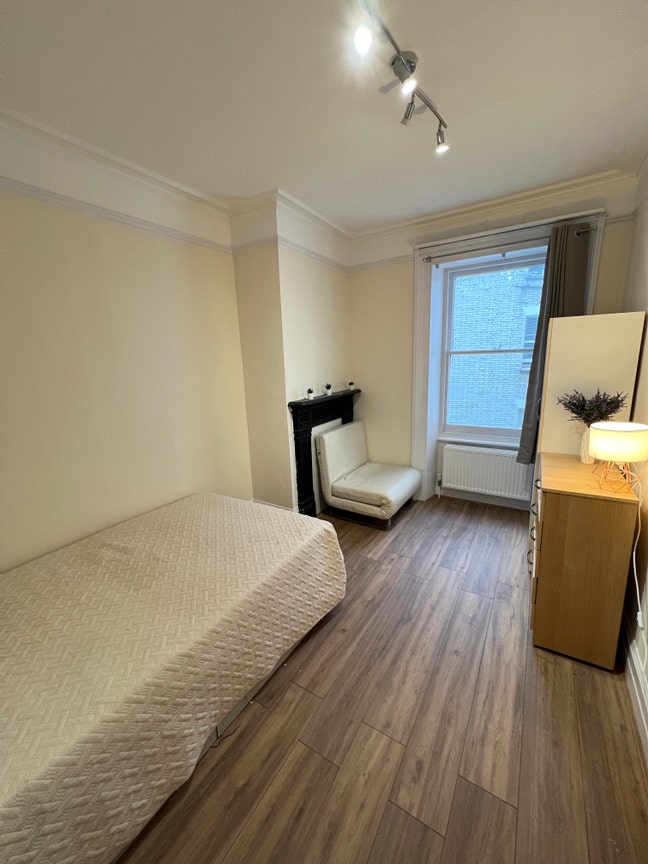 🌕 ROOM in 6 bed Mansion house 10min to Hyde Park Main Photo