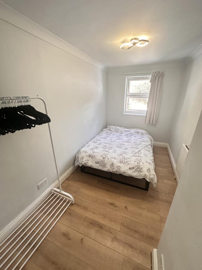 Cosy double room in 3 bed house Main Photo