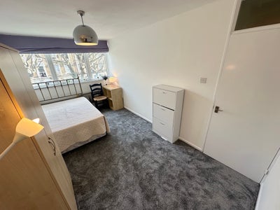 🌕 2 ROOMS in 4bed with lounge - newly refurbished Main Photo