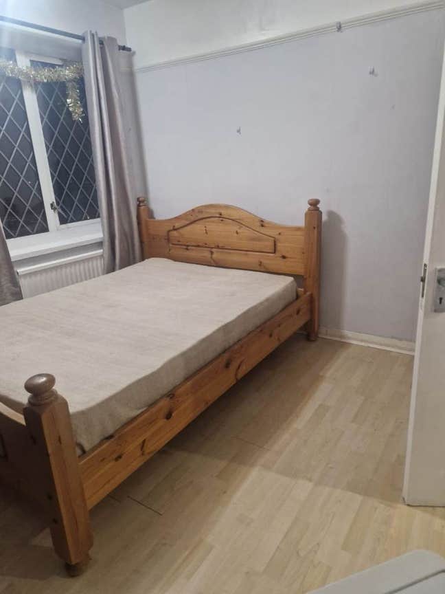 🏡 Spacious Double Room Available in NW10 🏡 Main Photo