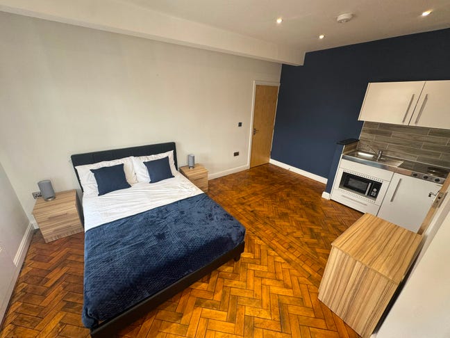 Furnished Self-Contained Studio on Exchange Street Main Photo