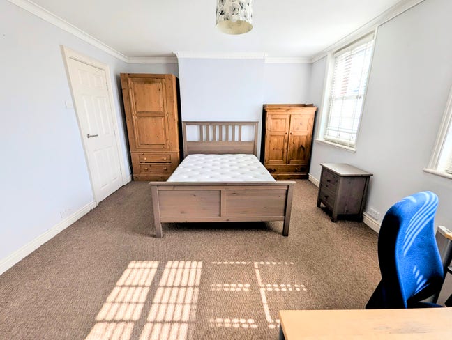 Central Reading -  Georgian Town House   Main Photo