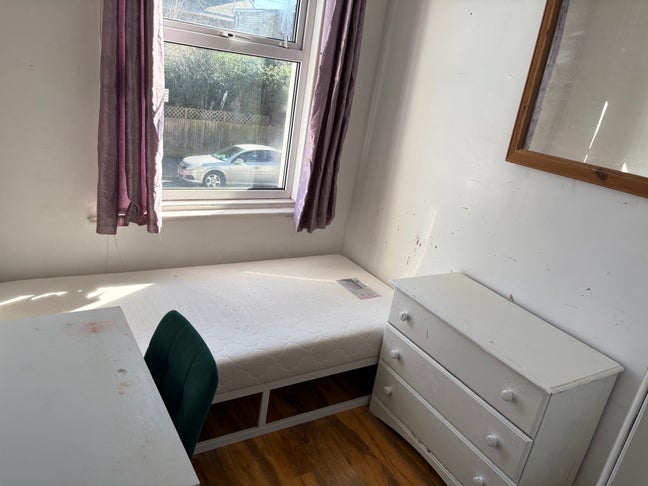 Longstone Road, Eastbourne | Double Room Main Photo