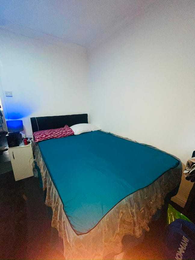 A Spacious 1 Double room and 1 single Room  Main Photo