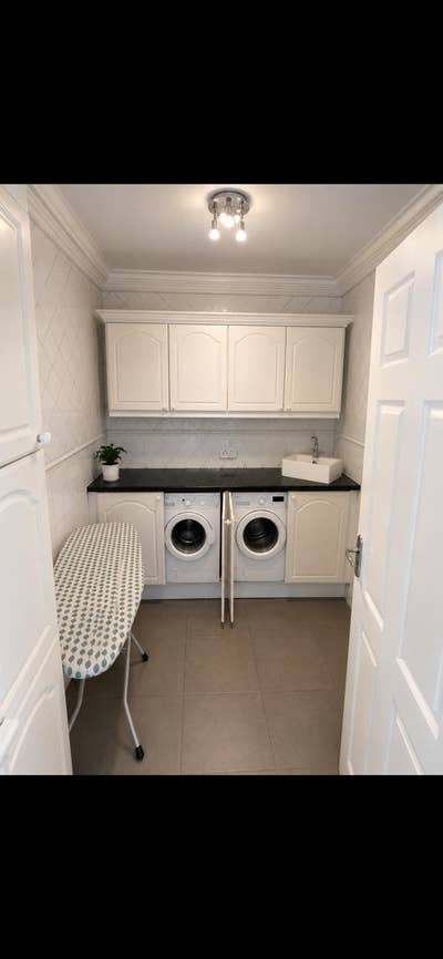 Female only own Bathroom &pound;900 PCM Bills included  Main Photo