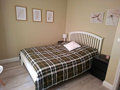 10 min drive to Ipswich Town centre & A12 Main Photo
