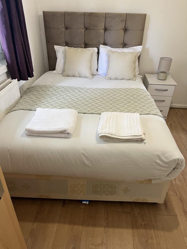 Luxury en-suite couple /single Main Photo