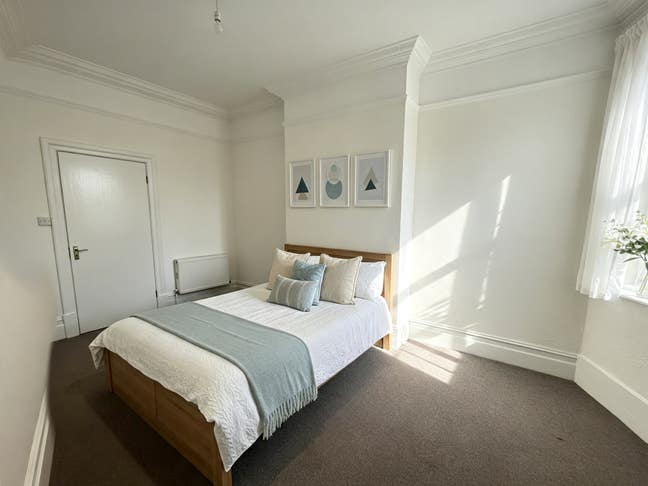 Modern/ Refurbished 1 bed apartment  Main Photo